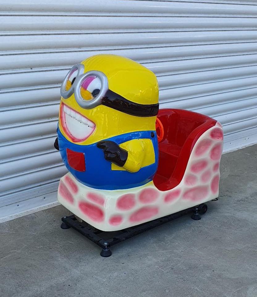 110042778_627669987843371_8952364304018202706_n Детска клатушка с монети – Миньон - Image 1