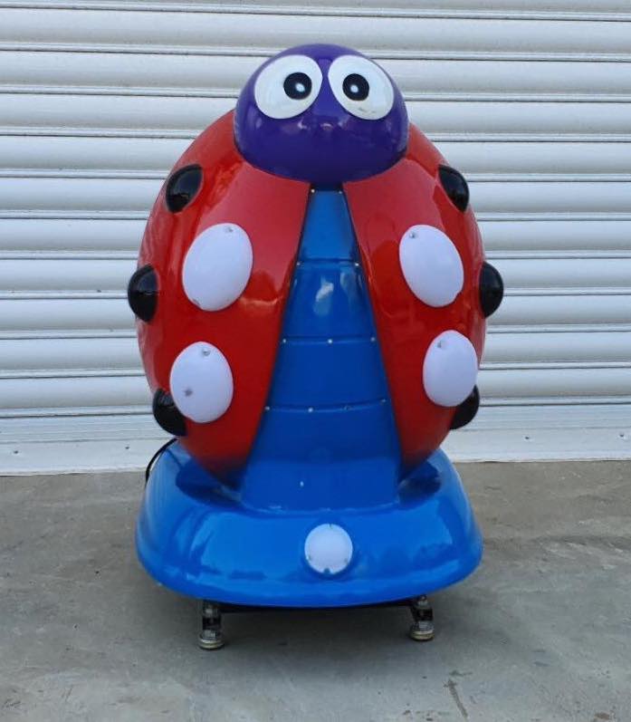 115994774_818059758725756_3490916750726386547_n Детска клатушка с монети – Калинка (червена) - Image 1