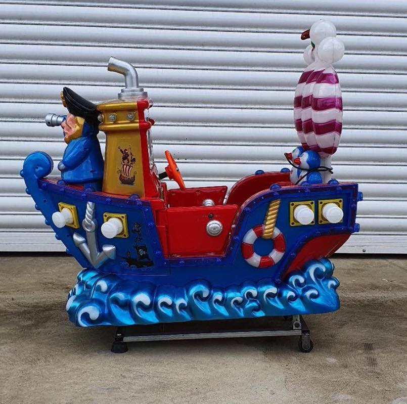 99059106_1764725313668429_1521135772516745216_n Детска клатушка с монети - Пиратски кораб - Image 1