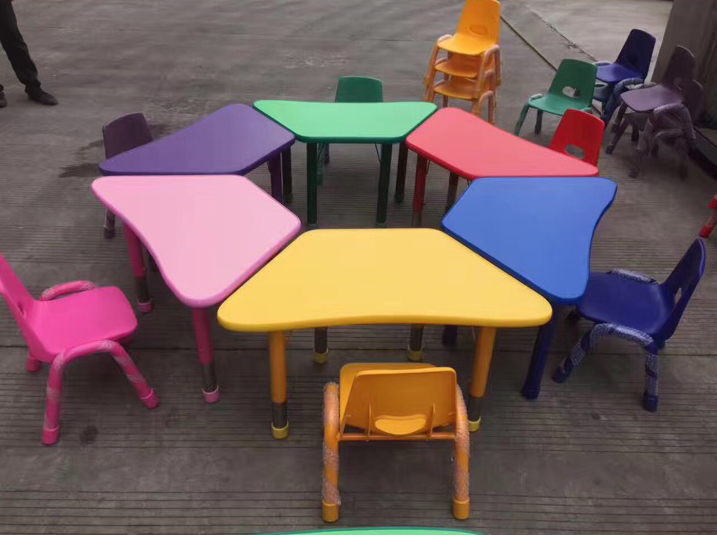 DetskiMasiIStolcheta Детски масички със столчета - Image 1