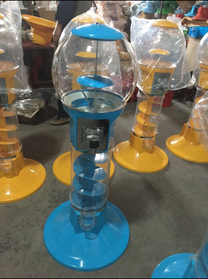 MashinaZaTopcheta1 Монетна машина за топчета с играчки - Image 1