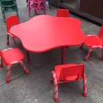 Детска масичка цвете